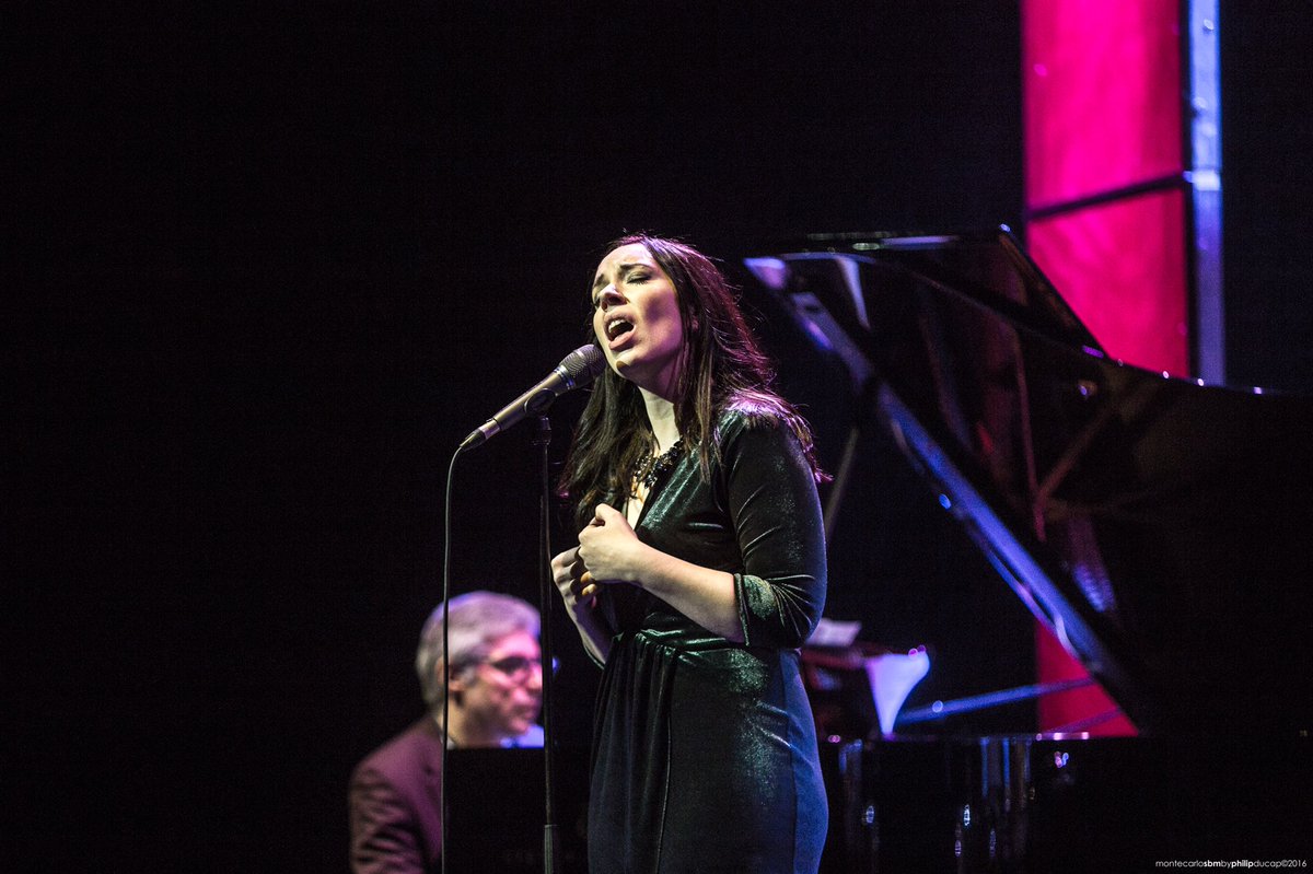 MonteCarloLive's tweet photo. #MCJF #Jazz #AboutLastNight Hier soir, la voix voluptueuse de @lancman_sarah a charmé le public de l'#OperaGarnierMC ! © @philipducap https://t.co/MdMvKDtjXL