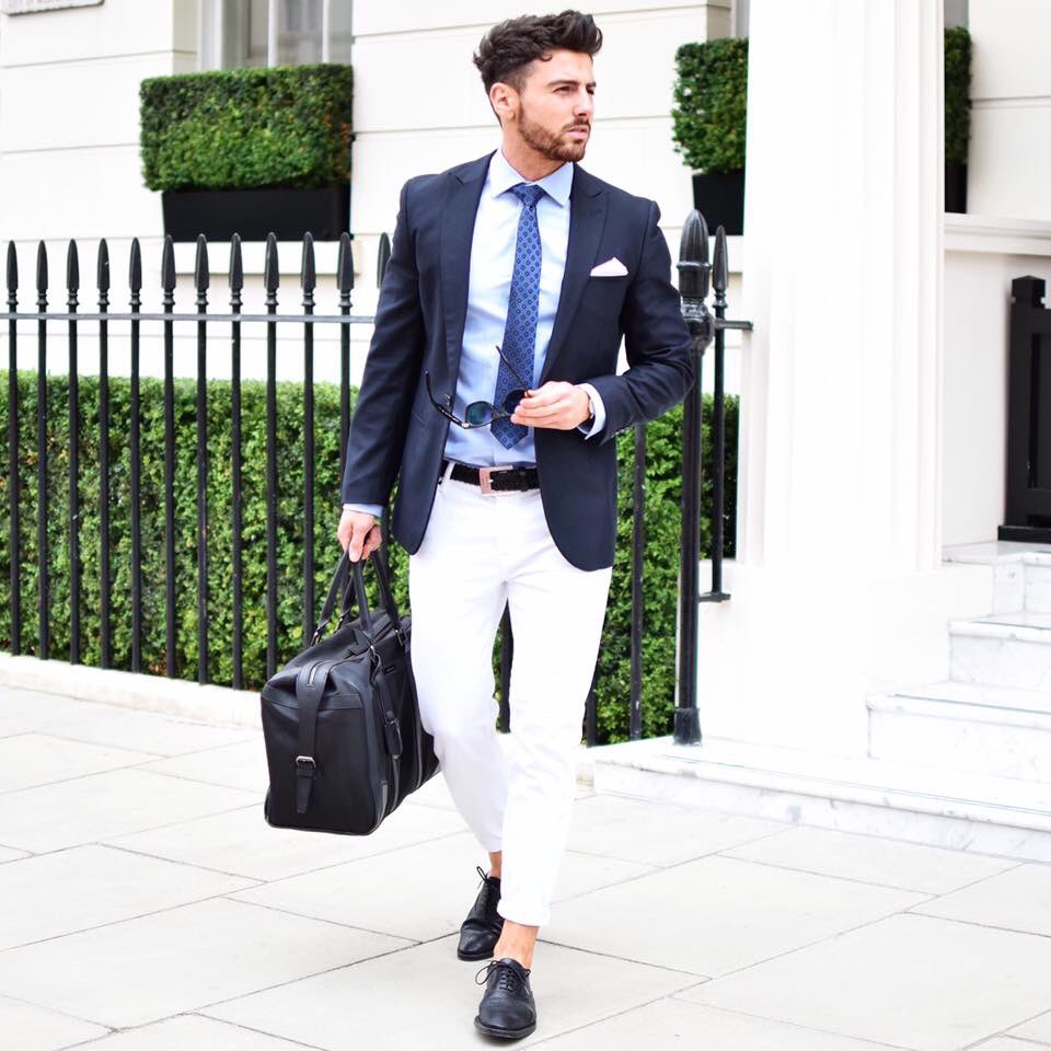#cybermonday madness! Our leather holdall is down to only £49.99 from £129.99 <a href="/rowanrowrowan/">Rowan Row</a> looking on point! 
vascularwear.com/product/black-…