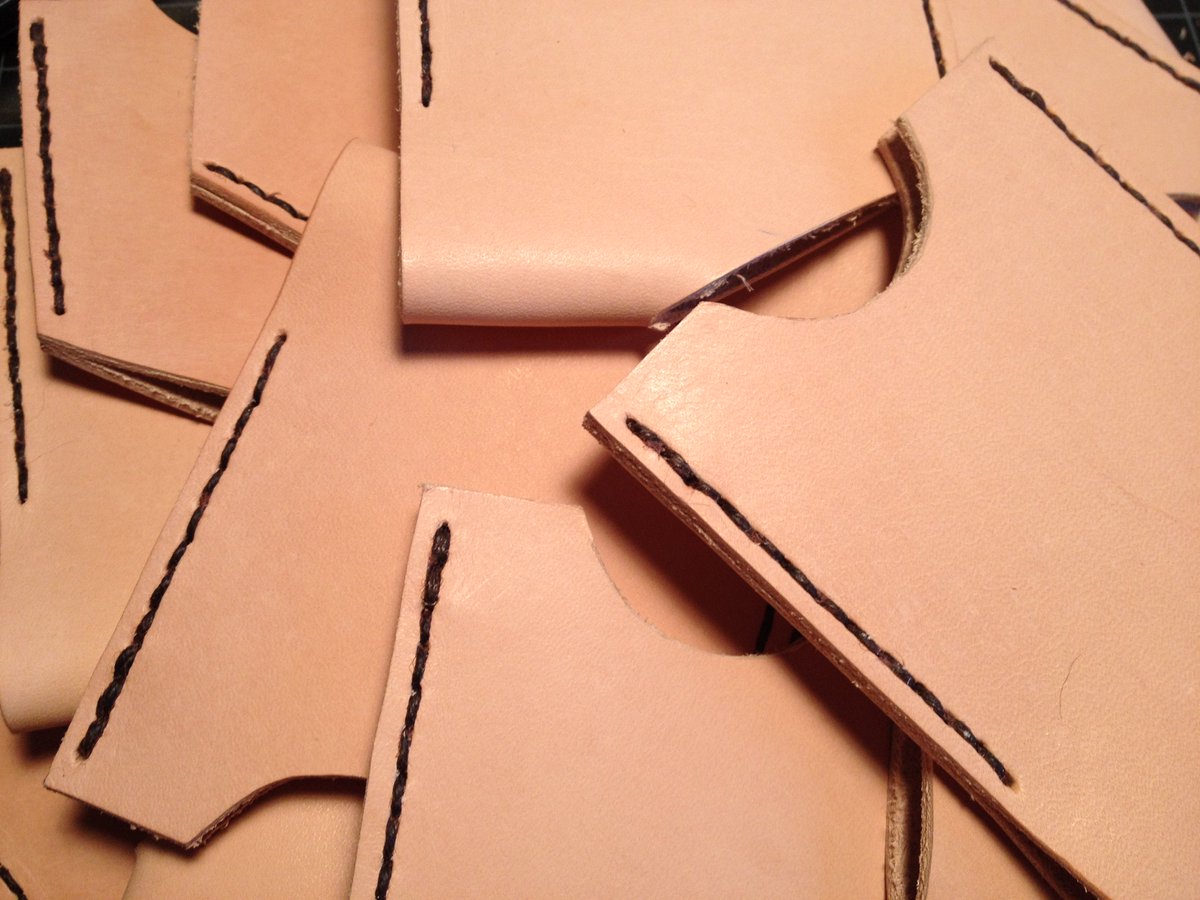 Stolco_Designs's tweet photo. WOO! #cybermonday! Check out the website and fill up those stockings! #stolco #leather #handmade #shopsmall https://t.co/wO2VHROrfh https://t.co/Z1zKJK6xbJ