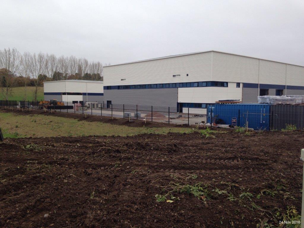 ParkwayMK's tweet photo. Week 29 at Bourne End! #hewletts #kgm #abbeyflooring #gandafire #argon #ksdecorating #holford #mandek #gregsavage #landplan #aalamb https://t.co/nBEGQ6lbtO