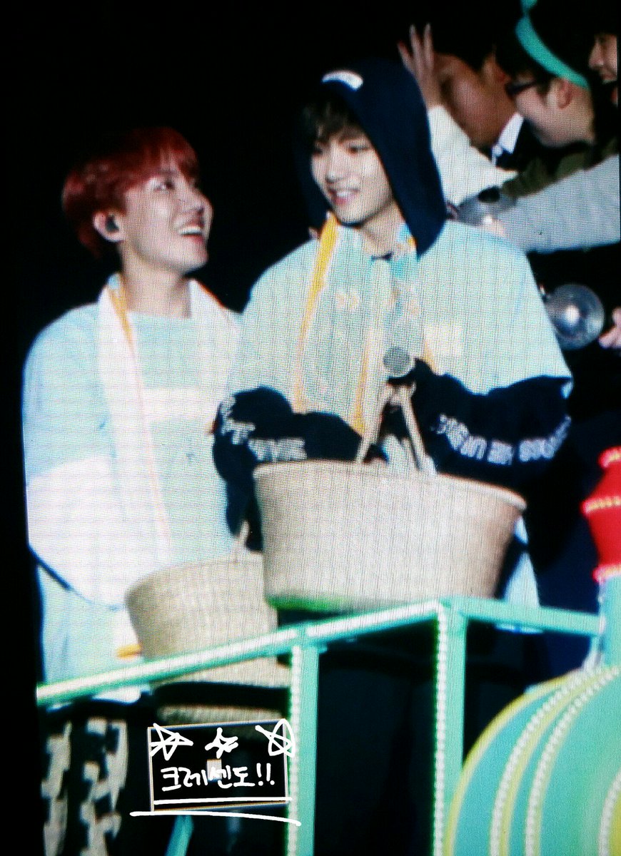 oddbaxll's tweet photo. Bulletproof_SG: RT crescendo_1230: 161128  #태형 #뷔 #V #태태 
공을 던지는 것인가💕
나의 심장 핡트를 던지는 것인가🙋
#방탄소년단 #BTS BTS_twt https://t.co/JhjEjw1dS3