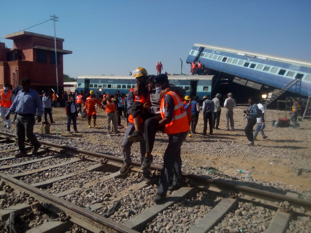srdsobikaner's tweet photo. Bikaner division/NWR conducted a full scale exercise involving NDRF to ensure effectiveness of disaster management at the divisional level. https://t.co/MIXA6F91lW