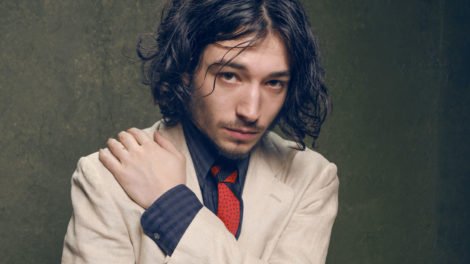 TodoMejora's tweet photo. Actor Ezra MIller: "Harry Potter me ayudó a superar el bullying homofóbico" https://t.co/RoCNfXoK6f https://t.co/nfajFAtiJu