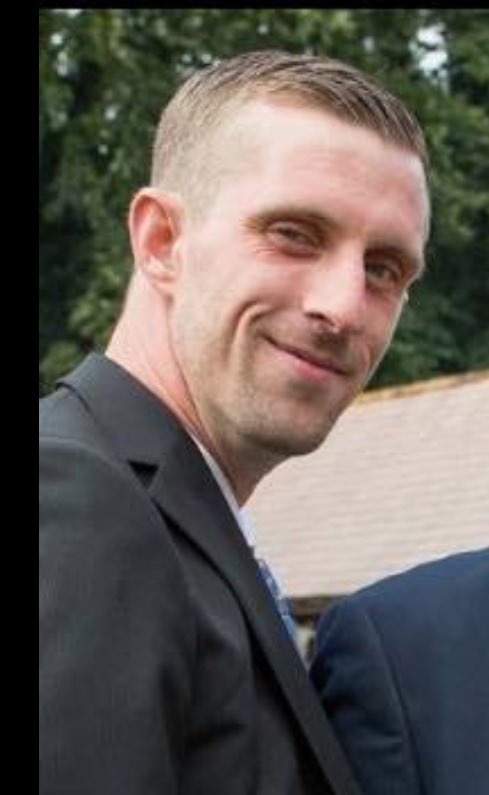 Ztephanie's tweet photo. #MSSING #WheresWayne Loving father of 2 lttle boys, last seen #TrafalgarSquare #London 26th Nov 4am. https://t.co/flUTPojUqC https://t.co/ljTIs0Avgp