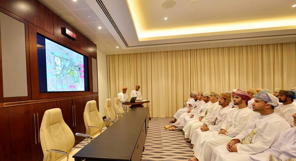 ShuraCouncil_OM's tweet photo. #الشورى في زيارة إلى مركز عمان للمؤتمرات والمعارض،
و"تنفيذ" يفتتح أولى أيام مشاركته المجتمعية ويدشن موقعه الإلكتروني. https://t.co/sV0EmLVE2I