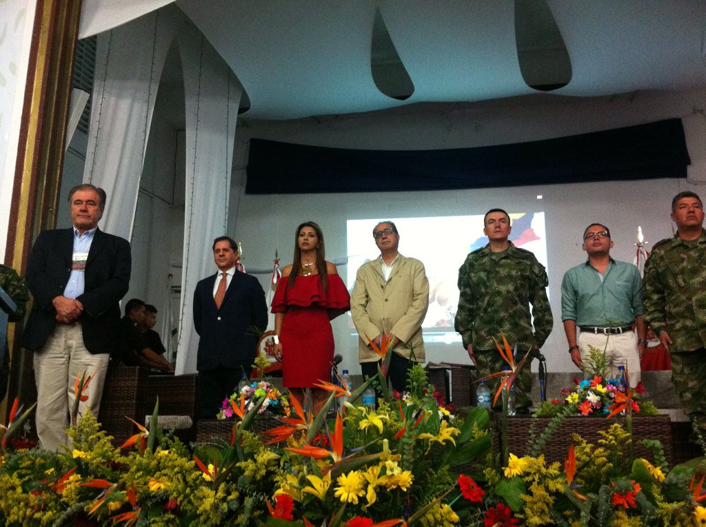 PiensaPazUnal's tweet photo. @PiensaPazUnal y PNUD acompañamos diálogo de @COL_EJERCITO con sociedad. Para construcción de ejército del futuro. https://t.co/z2ukYZH19I