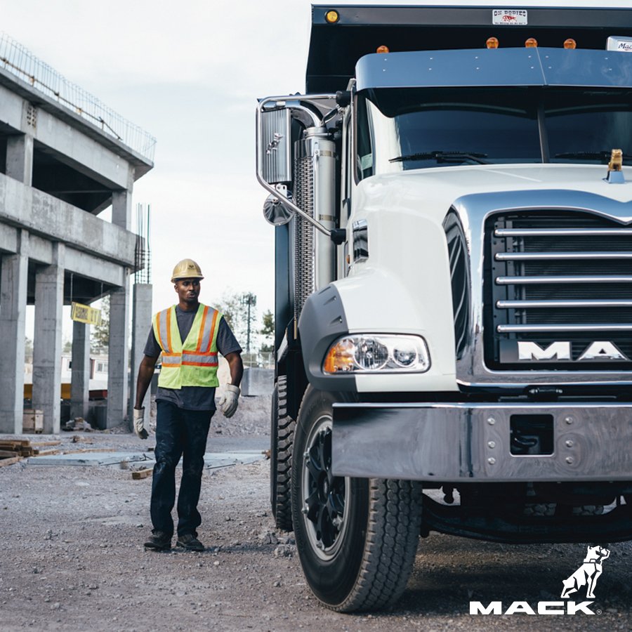 MackTrucksLATAM's tweet photo. ¿Listos para esta semana? ¡Al volante de #MiMack no hay límites! https://t.co/4z1UpT5OgN