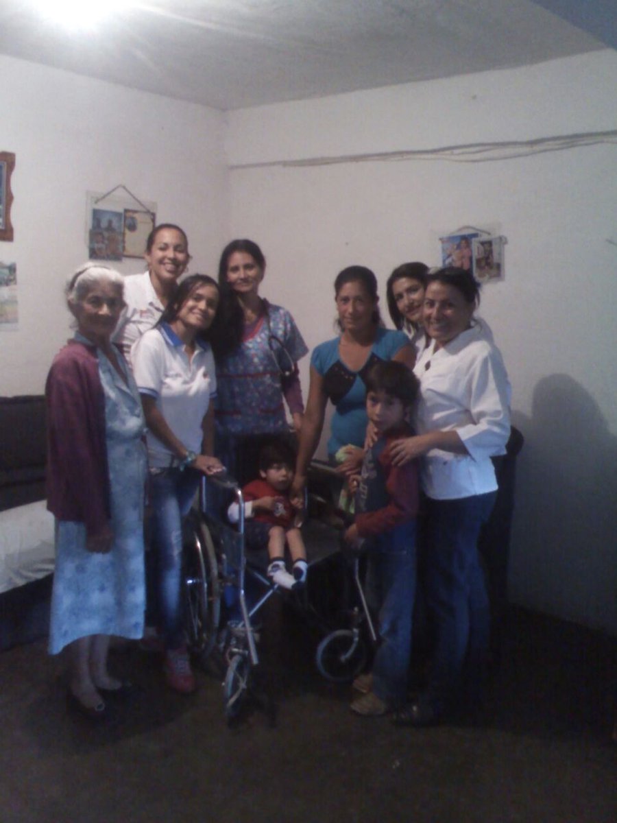 asic_bocono's tweet photo. #TrujilloIndestructible 
ENTREGA DE SILLA DE RUEDAS CASO SOCIAL MOSQUEY https://t.co/yei8L9IvBa