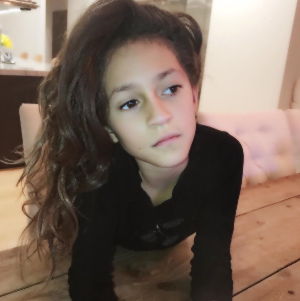 JLo : I ❤️❤️❤️❤️ THIS FACE #mybaby #coconut #marshmallowprincess #lulu … x.com/jlo/status/803…)