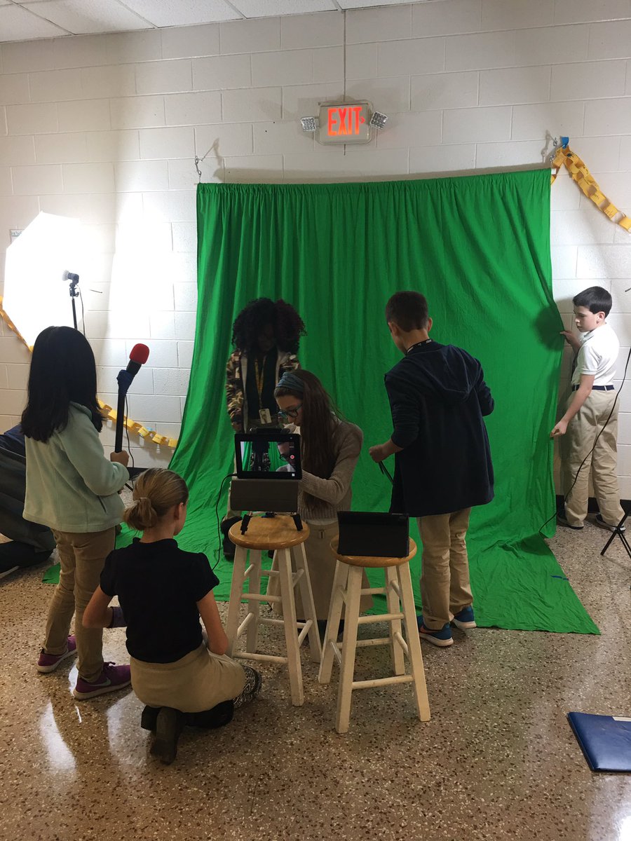 filmatstem's tweet photo. Set life with sixth graders in #filmatstem #stemsav #studentfilms #STEMed #studentfilmmakers #greenscreen #lightscameraaction #ipadfilms https://t.co/IbnKCnoh36