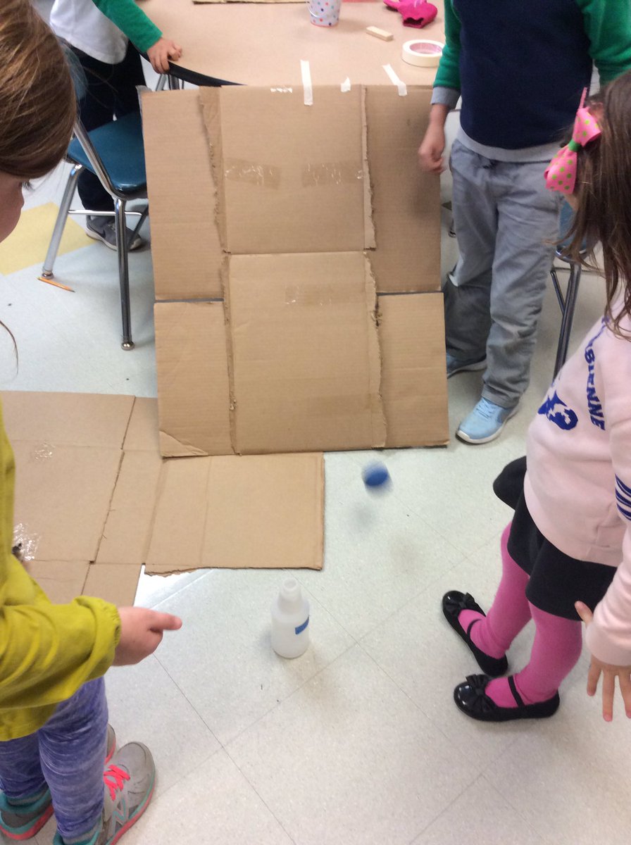 VlahakisClass's tweet photo. We are trying to knock the water bottle over. We are using forces and ramps! #cherokeeinspires #cherokeescience https://t.co/VNbcNWXEFk