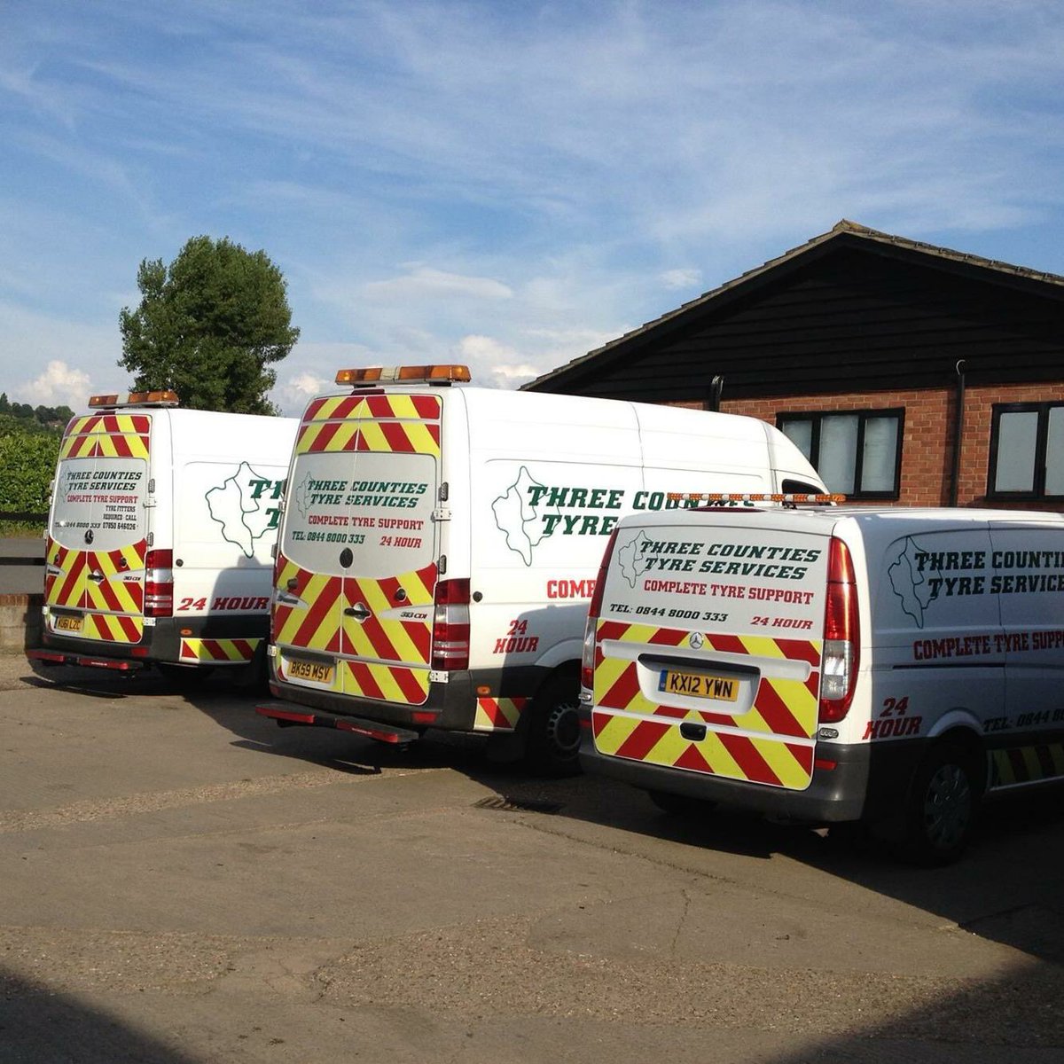 TCTServices's tweet photo. #mobile #truck #tyre #fitting https://t.co/KmDni8lZBd