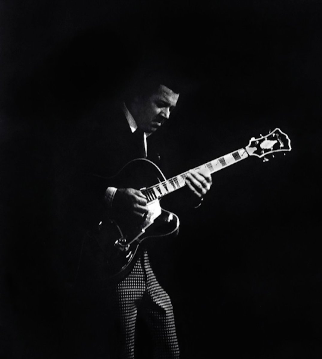 premierguitar's tweet photo. In this #JazzBootCamp lesson, we investigate how to solo using basic triads: https://t.co/SHCQ6qRtir https://t.co/VWgEn7XPVN