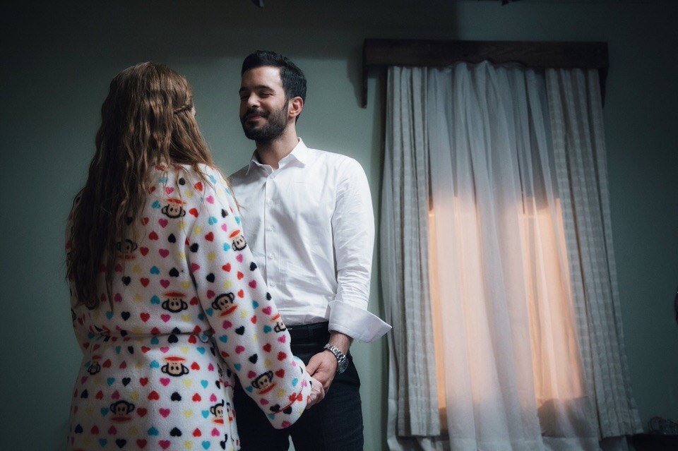 Любовь напрокат читать содержание. Омер турецкий сериал. Любовь напрокат омер. Омер и дефне. Любовь напрокат читать содержание.