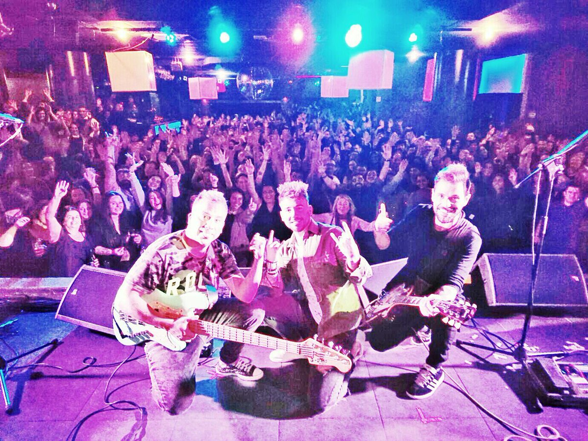 Así nos despedíamos este Sábado en A Guarda. Gracias <a href="/la__guardia/">La Guardia Oficial</a> <a href="/via_radio/">Via Radio</a> <a href="/_GoProject_/">GoProject</a> @FansOPanorama <a href="/Orq_Panorama/">PANORAMA</a> <a href="/FansLote/">FANS LOTE</a>