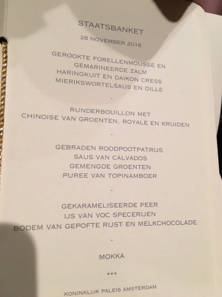 VTMRoyalty's tweet photo. Momenteel is er een staatsbanket voor Belgisch &amp; Nederlands koningspaar. Hier het menu en de speech van koning Filip https://t.co/JioaaQ6Egg