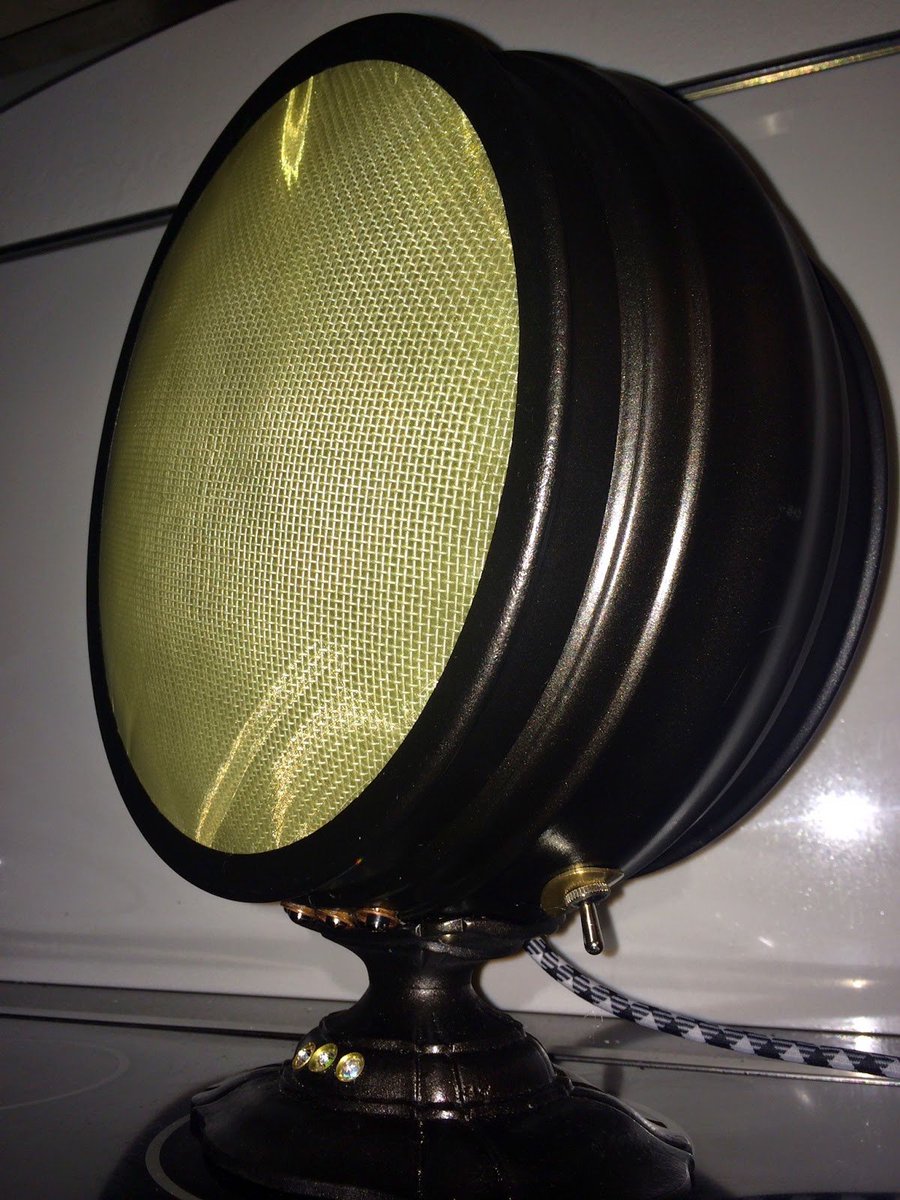 Finished and pumping out music! feedproxy.google.com/~r/blogspot/jb…