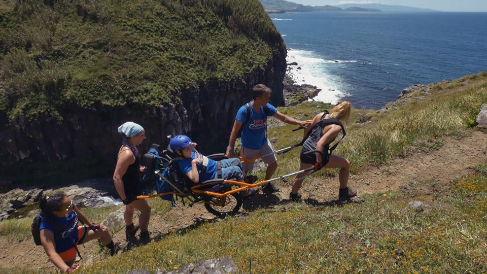 Amitele1's tweet photo. Les caravaniers de l'impossible ; une grande aventure humaine présentée en 2 parties, les 4 et 11 décembre à 19h. https://t.co/Apnf7woQ81 https://t.co/qCmUuPKEz8