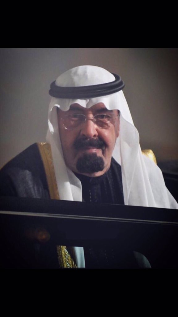 اللهم في هذا المطر اسقي قبر عبدك عبدالله بن عبدالعزيز غيثاً يرتوي منه التراب ويغسل معه ذنوبه واجعل قبره برداً و سلاماً يا ارحم الراحمين