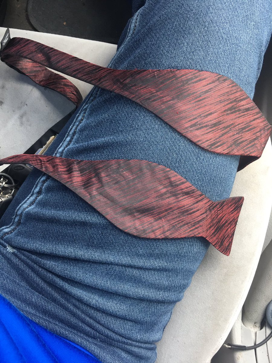 Vote_Keegan2016's tweet photo. @strakerforpres yes this is clearly a fake bow tie https://t.co/zkwr4cCWIe