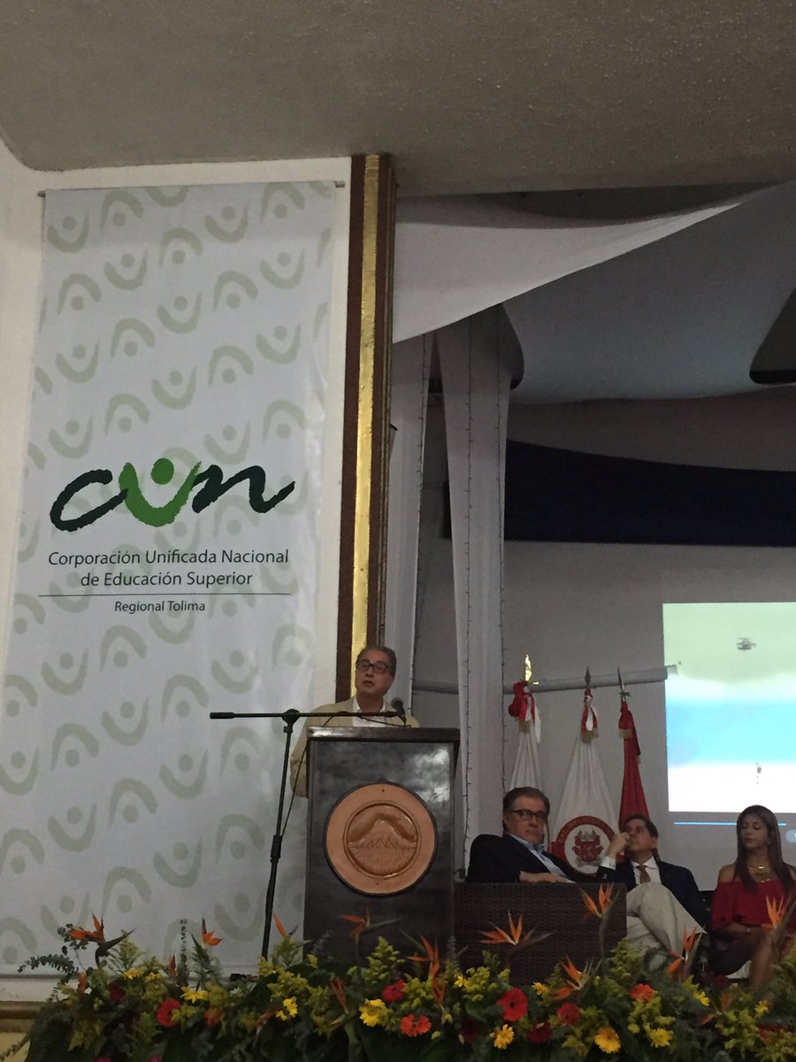 CAEEF1's tweet photo. #Hoy el Dr. Rafael Grasa expone lecciones aprendidas sobre experiencia internacionales en diálogos sobre seguridad. #EjércitoFuturo https://t.co/nj86jOjJ3C