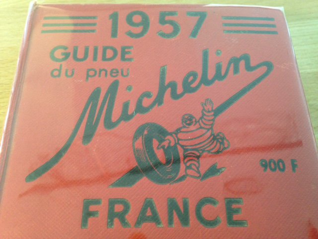 1957, dernier "Guide du pneu Michelin". Le chef Guy Martin voit le jour, l'Auberge de l'Ill obtient deux étoiles... #histoire