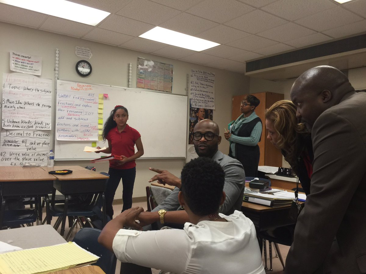 DrEmilyAMassey's tweet image. Dr. Dickey teaches! @KimberlyAPS @DonyallD #APSmainthingmainthing @apsupdate @ATLsuper #CalibrationMatters