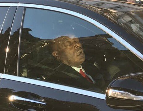edbanger1's tweet photo. Friday afternoon in the middle of Knightsbridge in the middle of the traffic FAST ASLEEP. @TfLTPH Lets hope he doesn't nod off on the M4 https://t.co/3GqOaFVkky