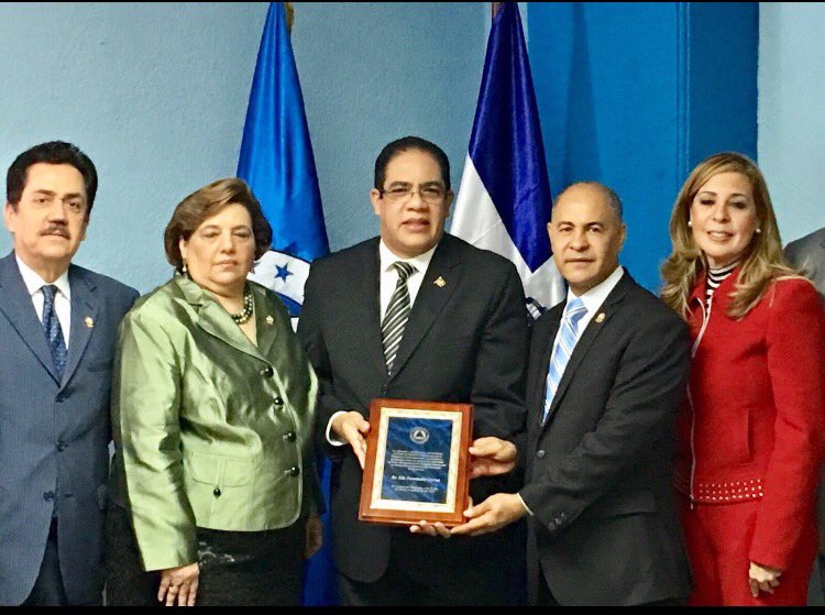 joseplacido2304's tweet photo. @PARLACEN Reconoce A Embajador   RD en Guatemala @ElicFernandez @PARLACEN @tcabralp @yulindaa @DaniloRD2016 @PresidenciaRD @SolidarioMAS https://t.co/PVeIkM4HTK