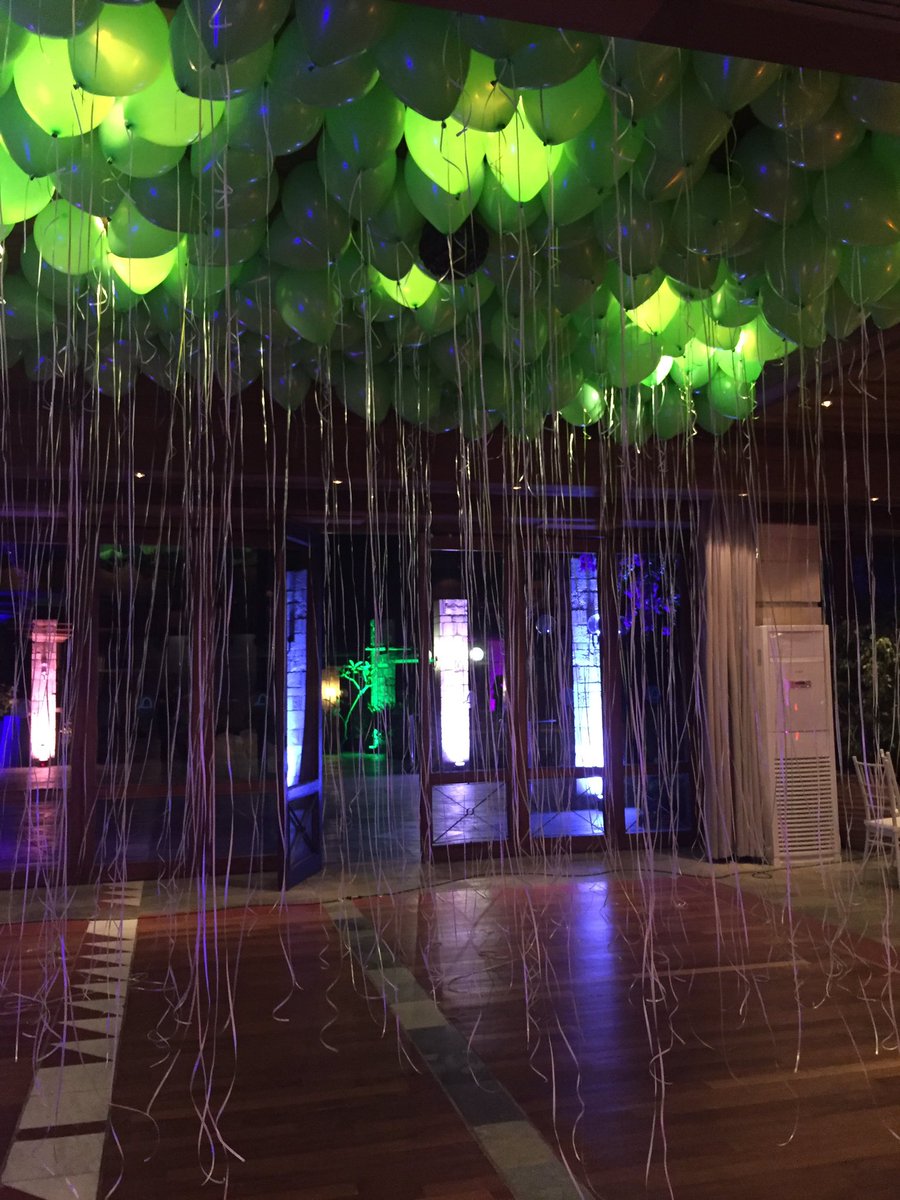 NickG4Good's tweet photo. The @WeGiveUTheWorld sponsored bar is nearly ready! Are you ready @ThomasCookUK??? 

#TCLiveTheLegacy https://t.co/9CPw8DRmXg