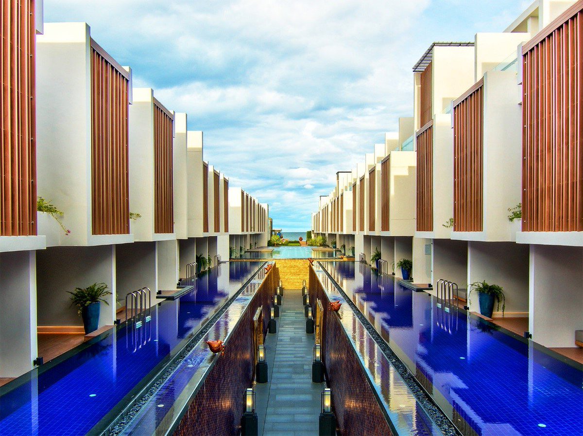RadissonHotels's tweet photo. #RadissonBlu Resort Hua Hin sets new standards in design and style on Thailand’s Riviera. Read more: https://t.co/FhvnULp8lz https://t.co/hp1eqyhouO