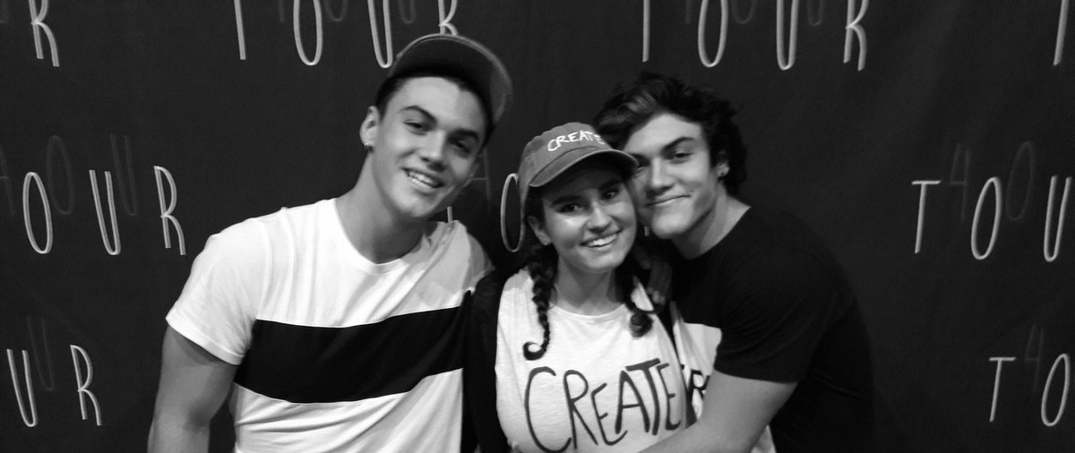 seelenmanoever's tweet photo. @EthanDolan @GraysonDolan
Thank you for everything!💜
I love you!💜
#4ou #4ouberlin #4OUFans #ThankYou4ou https://t.co/yIPXilFCfN