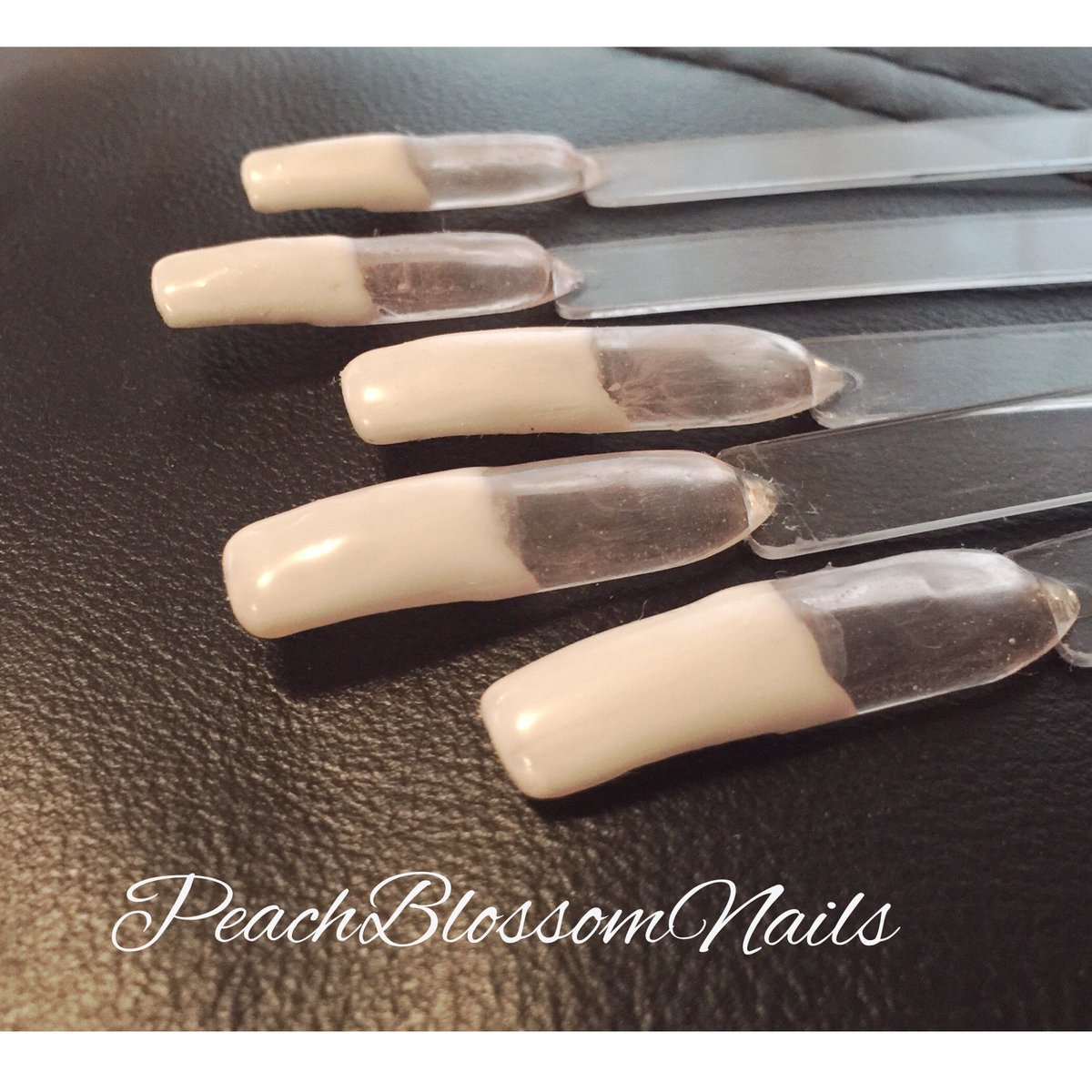 peach_nails's tweet photo. #uvgelnails #nails #practicenails #frenchmanicure #frenchpolish #longnailtips https://t.co/I9ROLtHiiQ