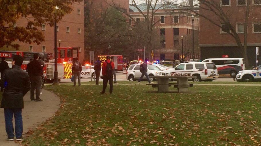 Brevesdepresse's tweet photo. 🔴🇺🇸ALERTE - Coups de feu sur le campus de l'Université de l'#Ohio à #Columbus. Au moins 8 blessés. Situation en cours. Un tireur est mort. https://t.co/7l9Y2vITZg