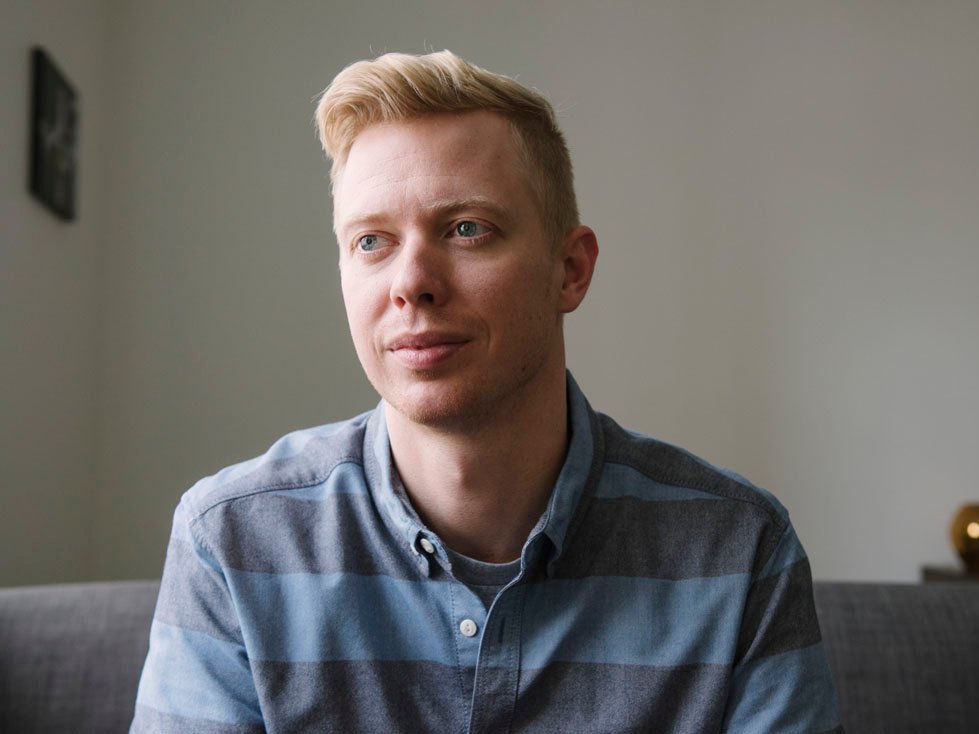 Startups_CFO's tweet photo. The CEO of Reddit confessed to modifying posts from Trump supporters after they wouldn't stop sending him expletives https://t.co/Vr3mAp42Ts https://t.co/wCk5DZxJ9l