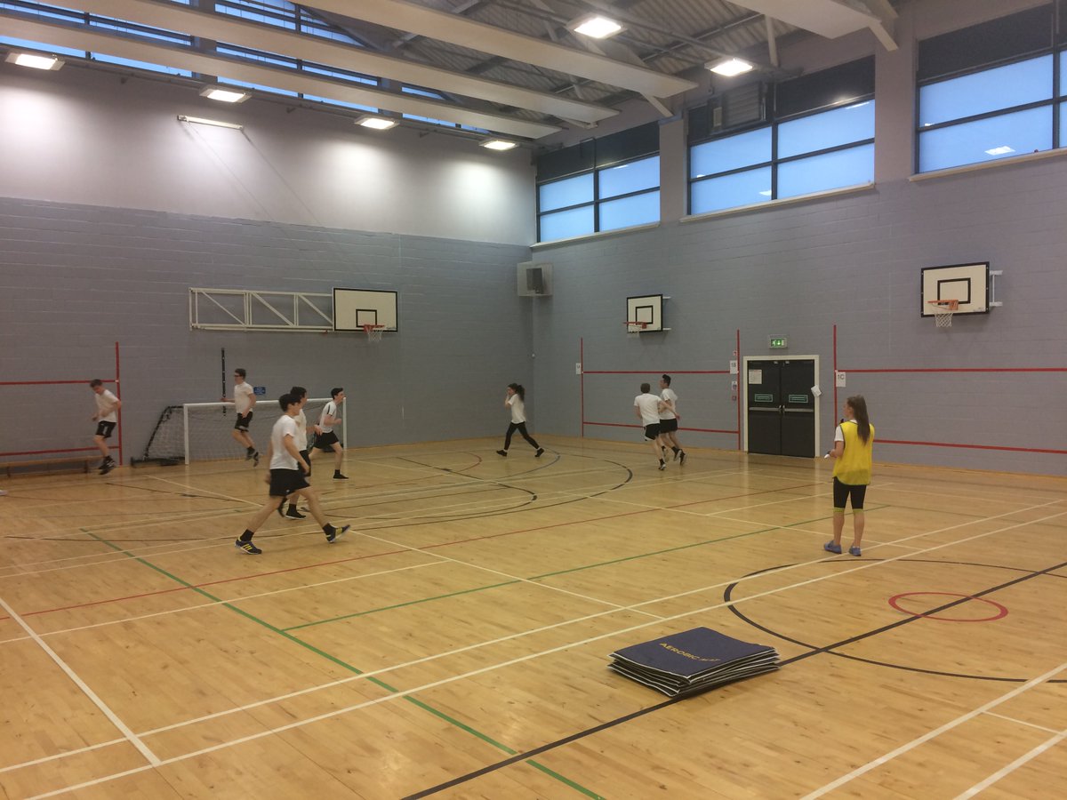 HolyCross_PE's tweet image. Sports leaders delivering their fitness sessions. @SportsLeadersUK  #leadership #redfaces