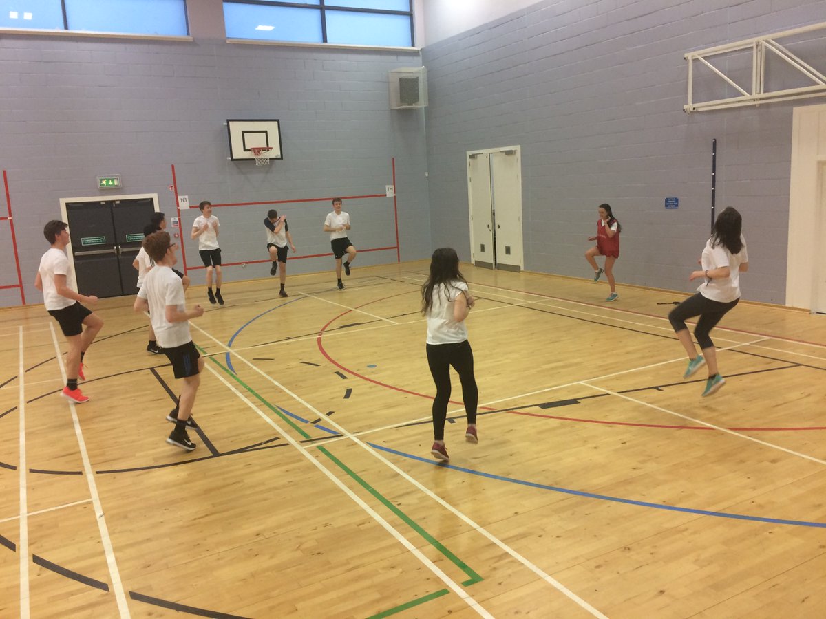 HolyCross_PE's tweet image. Sports leaders delivering their fitness sessions. @SportsLeadersUK  #leadership #redfaces