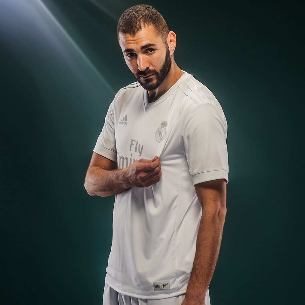 Benzema's tweet photo. A special @realmadrid shirt, made with @parleyxxx recycled plastic ocean. White is beautiful @adidasfootball ! #adidasParley https://t.co/mfNHFk9i1L