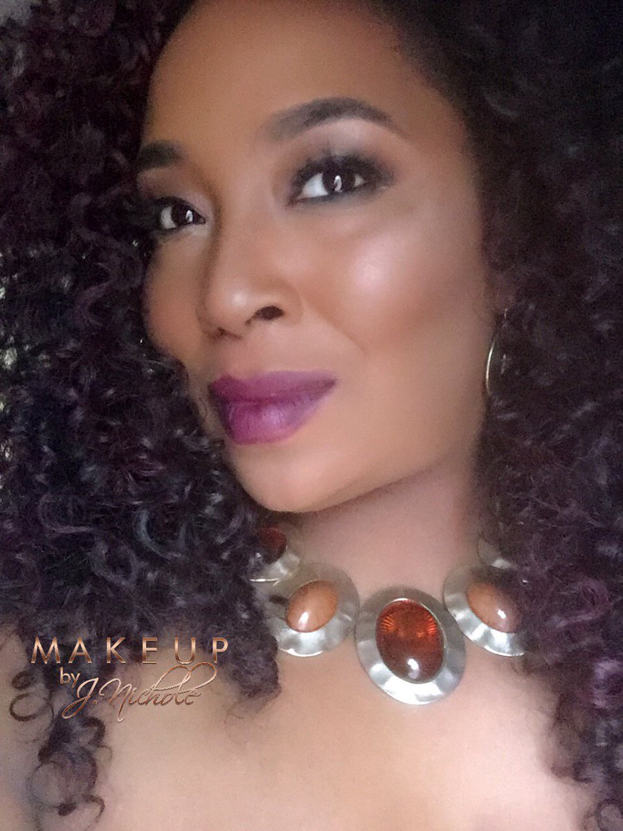 msmiyaclark's tweet photo. Book Makeup Artist @JNicholeWilson by emailing makeupbyjnichole@gmail.com 💄 https://t.co/lY1Q0zhTB5