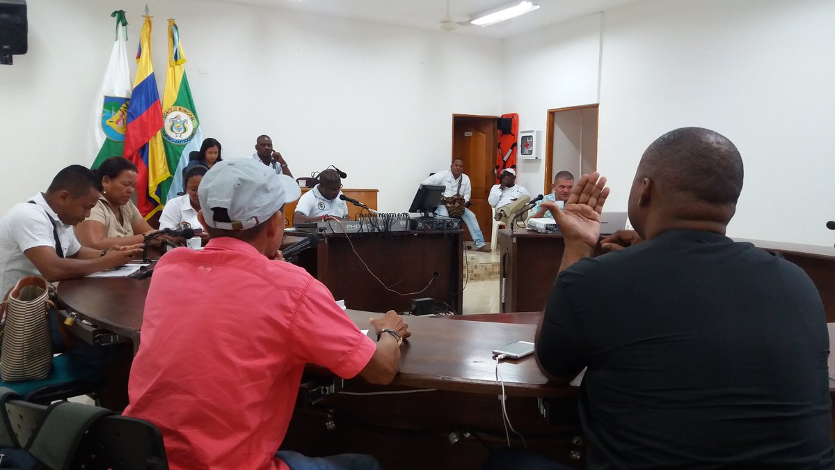 ConcejoTurbo's tweet photo. En el concejo de Turbo,  el diputado de Antioquia, Rodrigo Mendoza Vega, dando a conocer proyectos para Turbo. https://t.co/AtmTxo8CMC