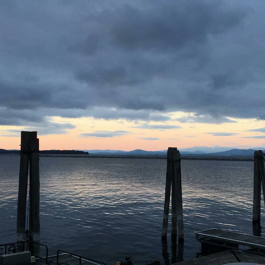 MyLakeChamplain's tweet photo. Reposting @beegevt: 
...
Lake Champlain from Burlington Boathouse https://t.co/uMb9SMnaSQ