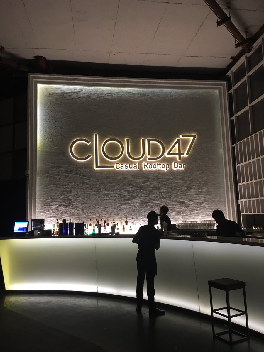 thedarrenknox's tweet photo. Some view at #cloud47 , #bangkok 🇹🇭 #Thailand nightlife amazing city 🍻🌇 https://t.co/ebSRMpJTUG
