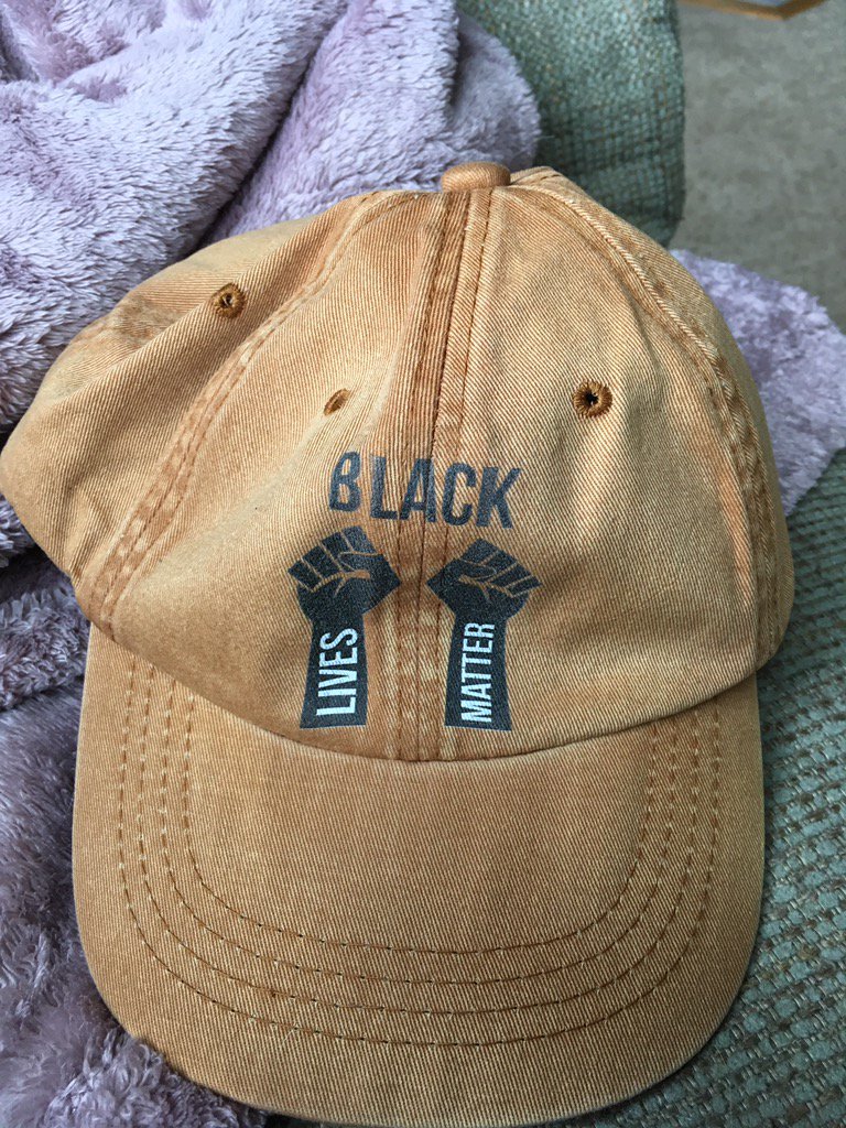 NotHanielDutton's tweet image. When you order a Kid Cudi hat but they send you this shit instead