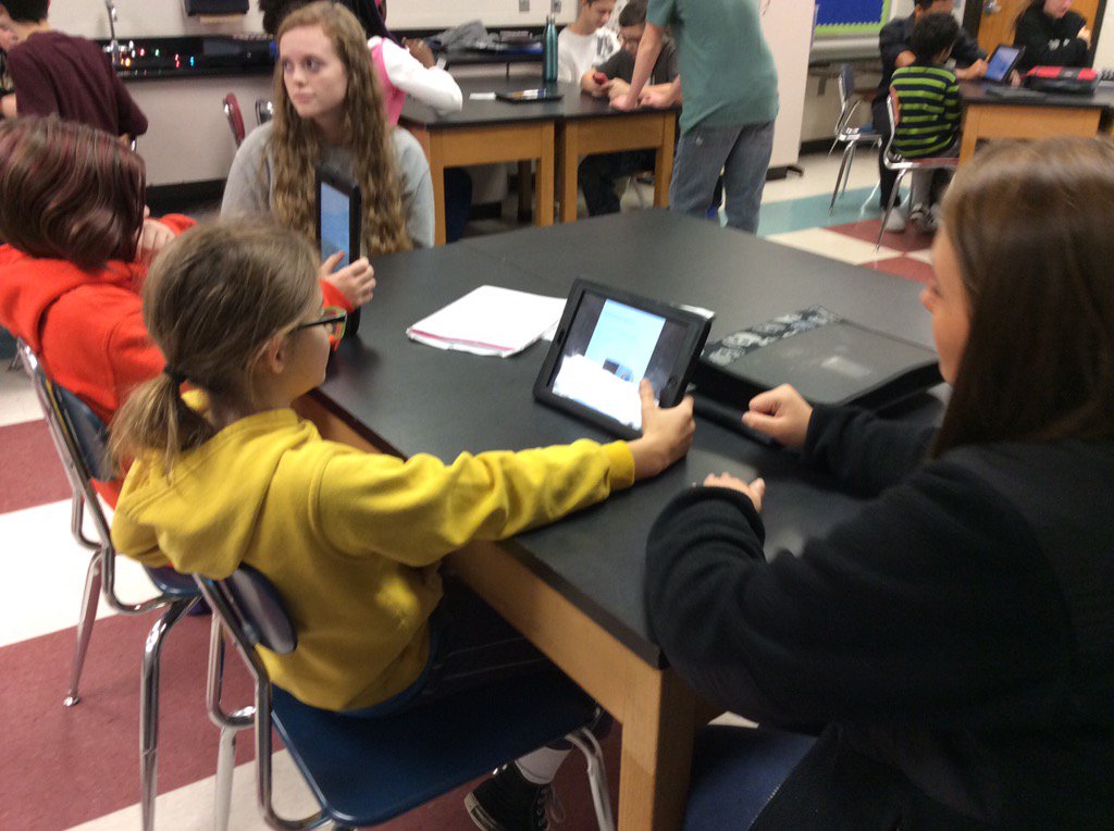 DebbieGatrel's tweet photo. ESHS presentations to ESMS students, teaching them about elements. @Mrs_dhank @megannnn_annnn #PBL @MS_ESSD40 https://t.co/QVWQV9T0Km