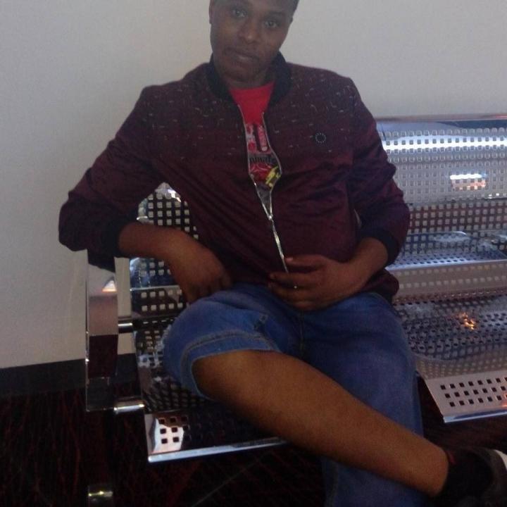 Come hangout with me on #BIGOLIVE. web.live.bigo.sg/2164872745_148…