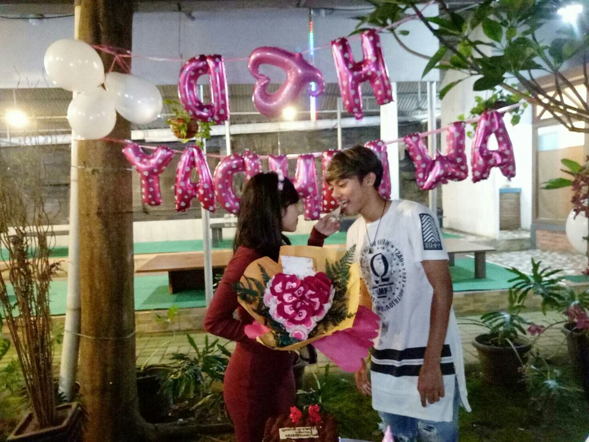 Bambangbayu12's tweet photo. My love birthday @LindaWiningsih https://t.co/C3X2WPjBZQ