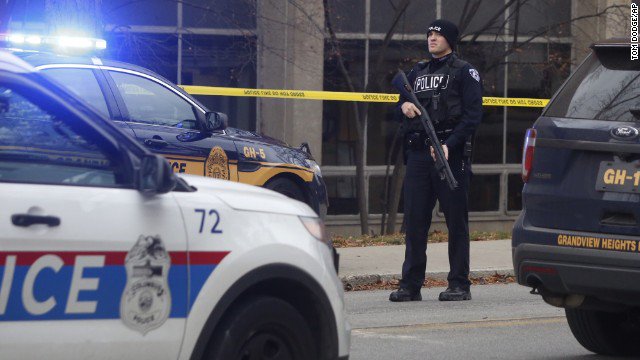 cnnbrk's tweet photo. A suspect is dead after active shooter reported at Ohio State University, local media say https://t.co/5Vo4Z7xEL3 https://t.co/miwUGodoub