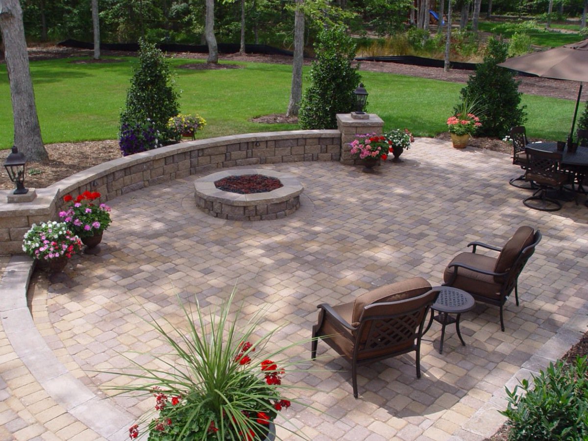 gsulandscaping's tweet photo. Get cozy with these inspiring firepits and outdoor fireplace designs! https://t.co/uAnaYUdJ9N #gogreen #hardscapes https://t.co/zw3ujHw9ma