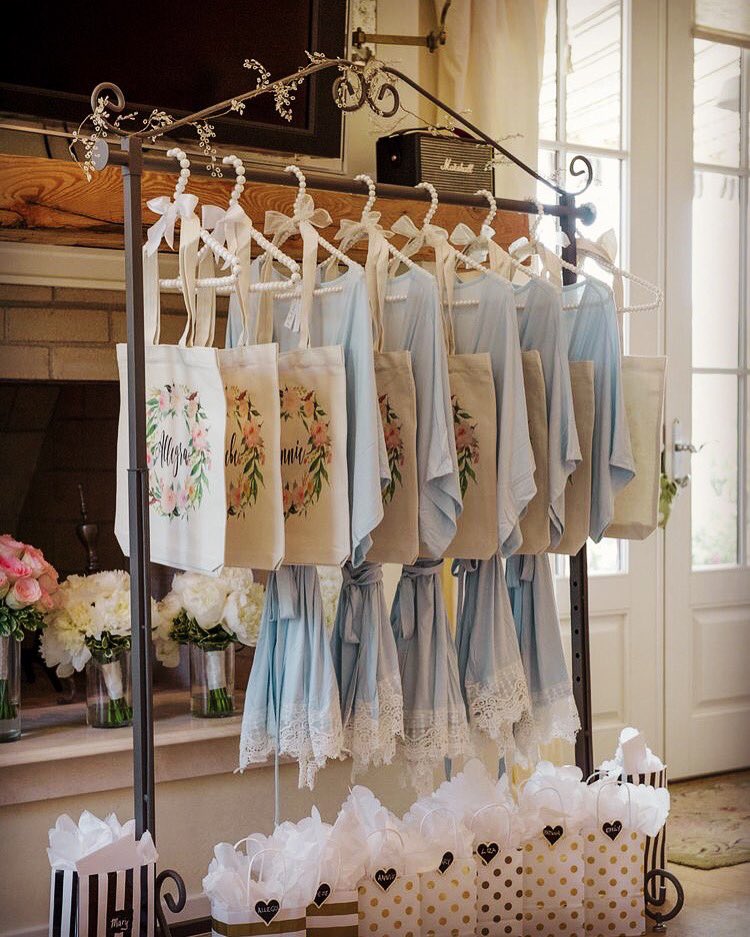 WeddingAdvisor's tweet photo. Love this set up for your bridesmaids! [📷:@weddigchicks] #wedding #weddingideas #weddinginspiration #weddingfun  #weddingphotography #love https://t.co/10R4M4wZLp