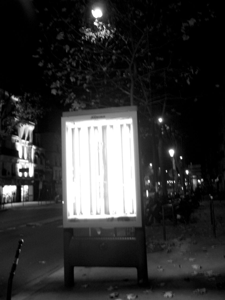 _LoboTom_'s tweet photo. 800 pub touchées ce week-end pour le #NoAdDay à #Paris https://t.co/EOkpEahFEN